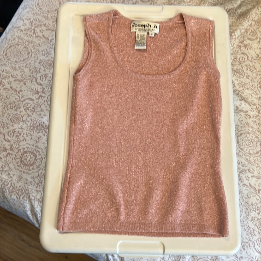 PINK TANK WITH SPARKLE DETAIL.